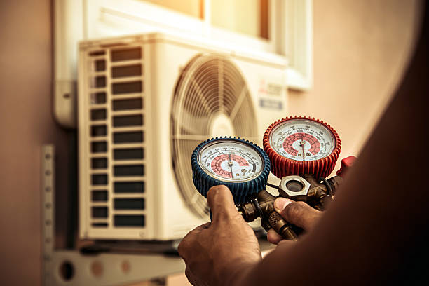 Professional Ac Installation technician working in Cameron, TX